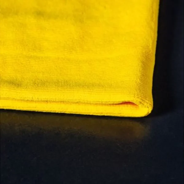 Klútur örtrefja K2 BONA 40×40 cm – gulur örtrefjaklútur og áferð í nærmynd