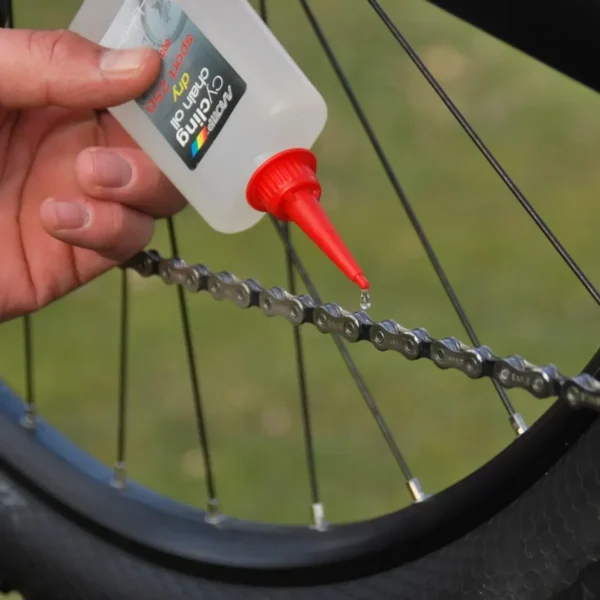 MOTIP WET keðjuolía 100 ml fyrir reiðhjól.