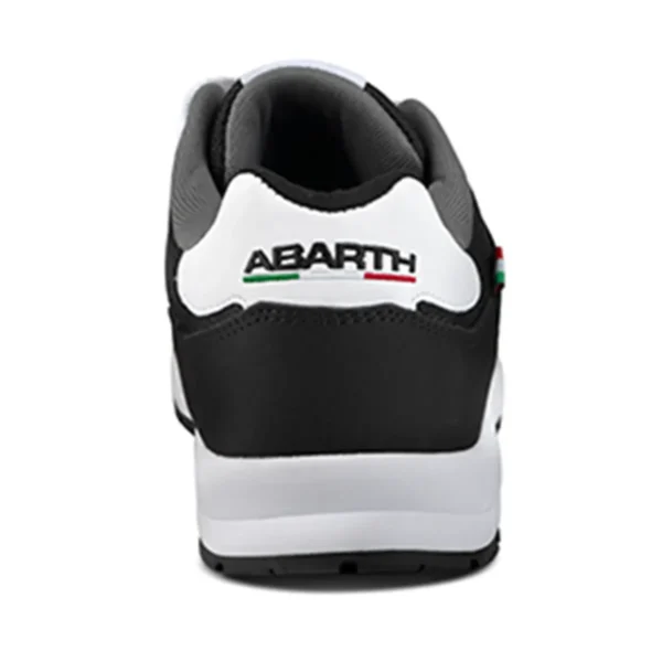 Abarth 595 Black Edition — séðir aftan frá