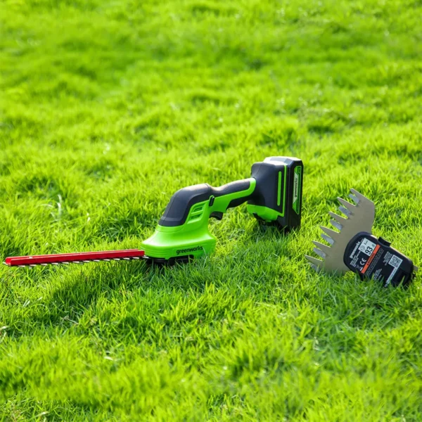 Greenworks 24V hekk- og grasklippur – klippur og skiptiblað á grasflöt