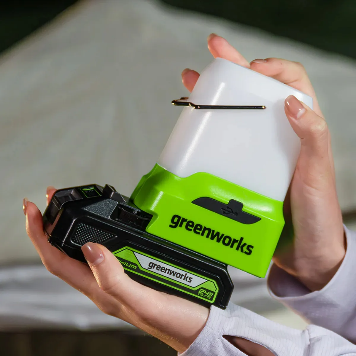 Greenworks 24V LED lukt – útileguljós með rafhlöðu í höndum