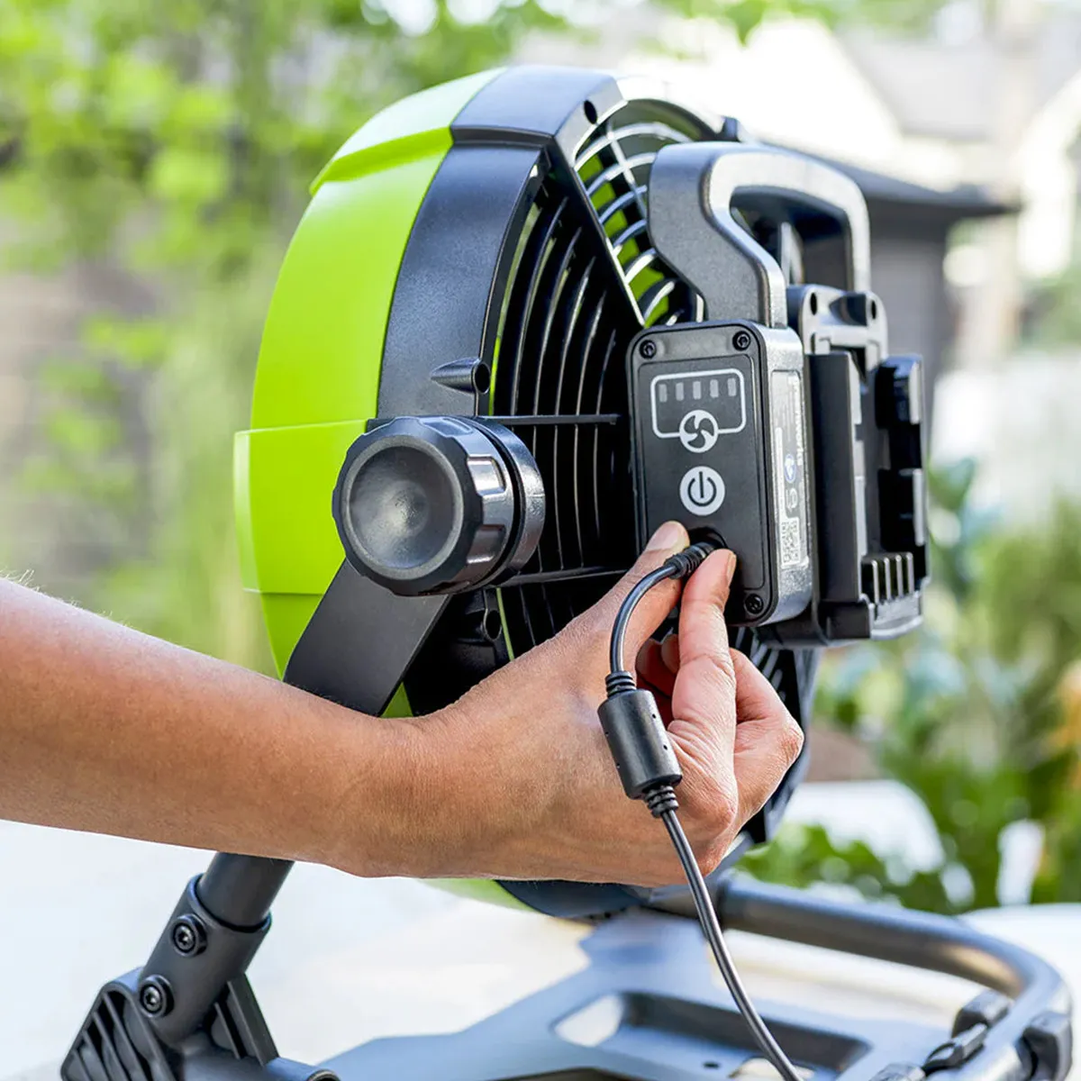 Greenworks 24V vifta – rafmagnstengi aftan á viftu