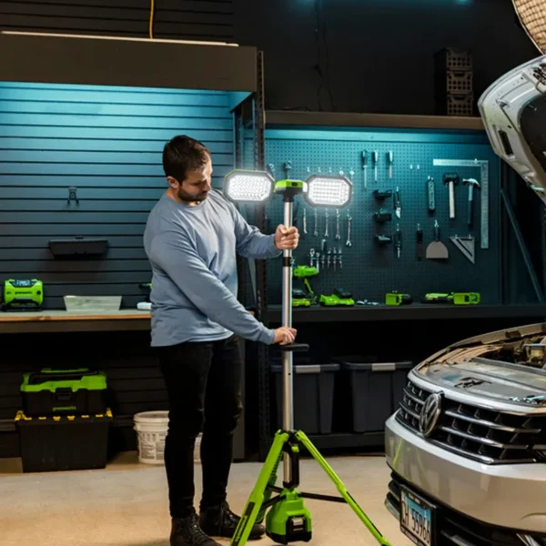 Greenworks vinnuljós á þrífæti – vinnuljós lýsir upp bílskúr