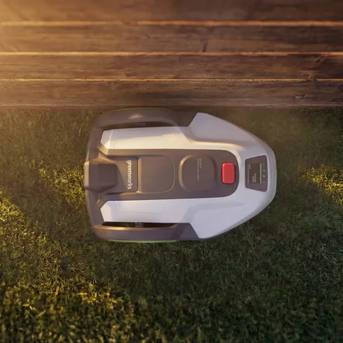 Greenworks AiMowbot C6 sláttuvélmenni – séð ofan frá á grasflöt