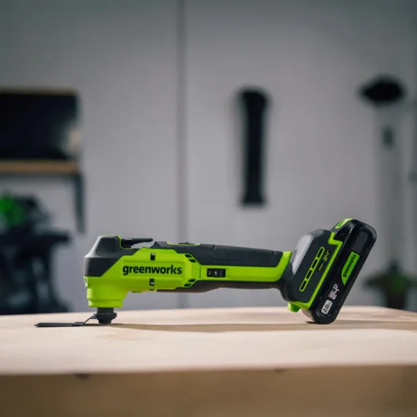 Greenworks 24V fjölnotavél – fjölnotaverkfæri á vinnuborði