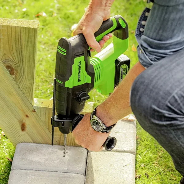 Greenworks 24V SDS höggborvél – við borun í steypu utandyra